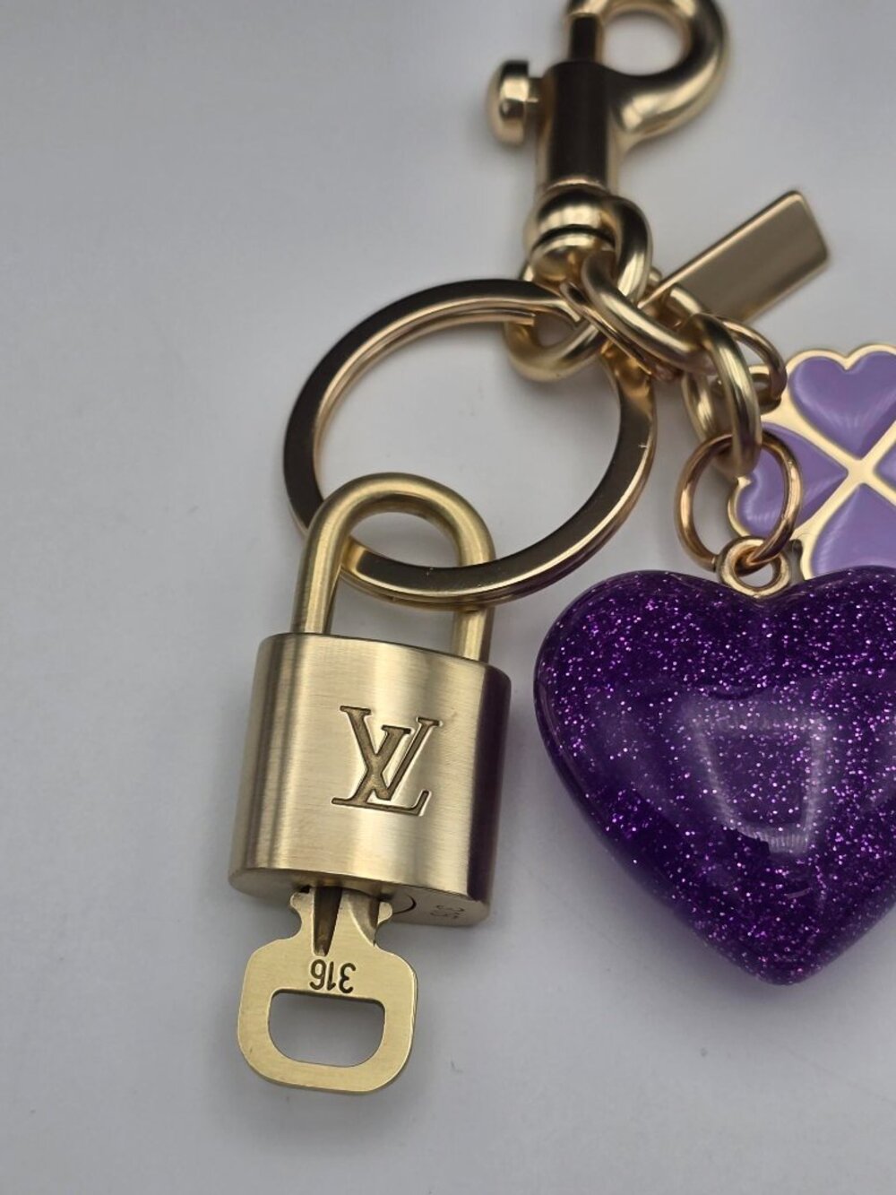 Authentic Louis Vuitton Gold Padlock 🔒Shiny LV Key + Unbranded Heart Bag Charm - Picture 5 of 10